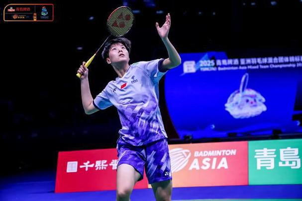 泰国羽毛球选手击败日本，夺冠