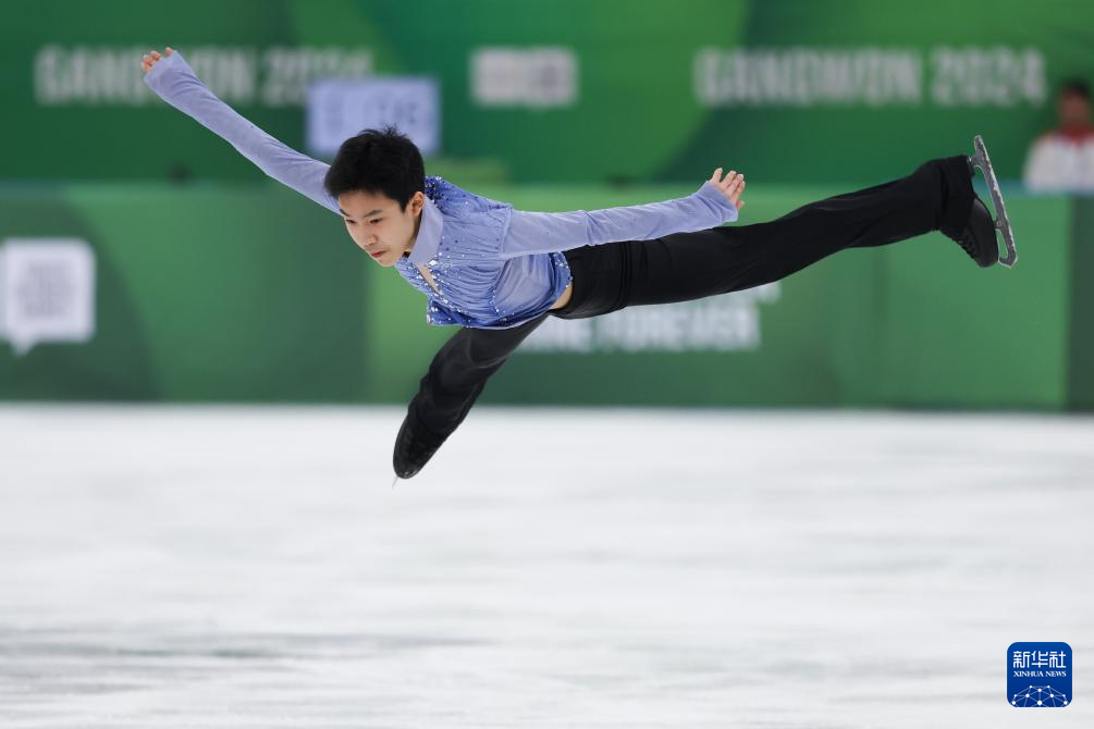 花样滑冰决赛！韩国选手夺得男子单人滑冠军