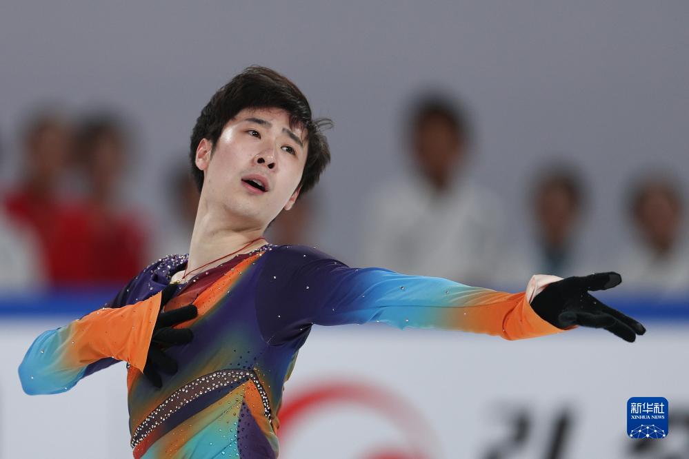 花样滑冰决赛！韩国选手夺得男子单人滑冠军