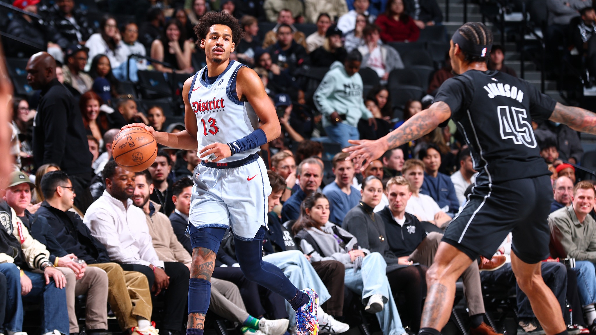 篮网主场逆转魔术，保持连胜