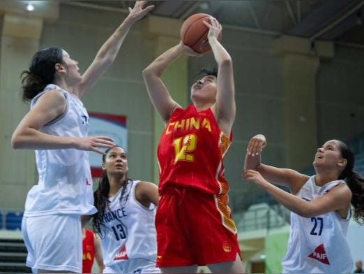 日本篮球队获得激动人心的胜利 日本篮球队获得激动人心的胜利