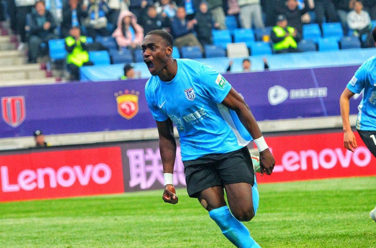 大连人主场击败河北华夏幸福，取得关键胜利的简单介绍