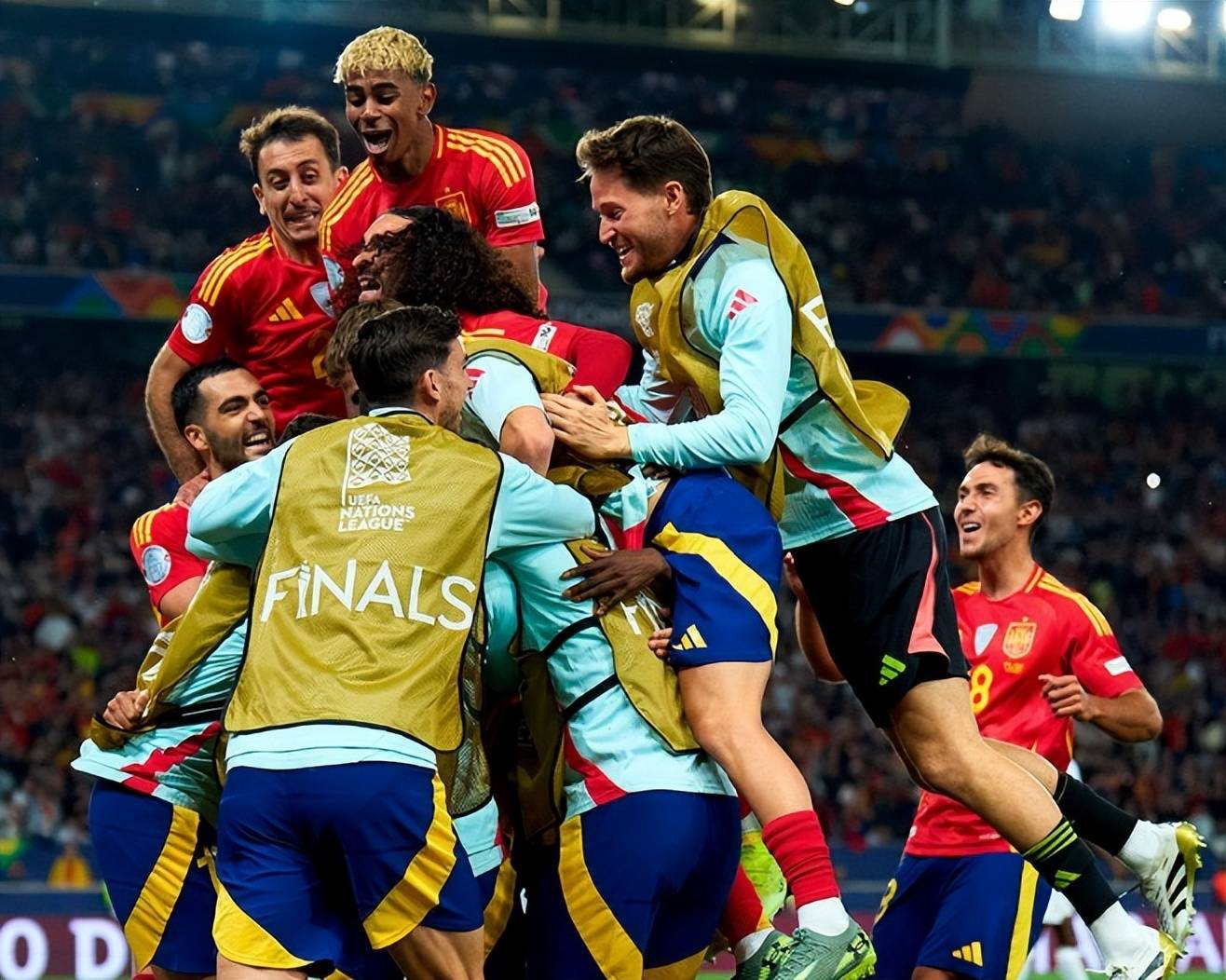 包含丹麦球队在欧国联中斩获一场胜利，殊死搏杀晋级的词条