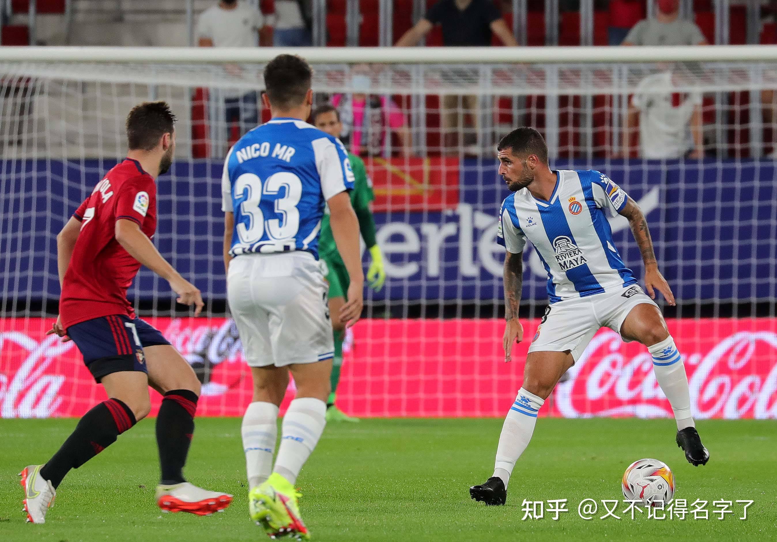 皇家马德里主场大胜格拉纳达,稳坐西甲榜首 皇家马德里主场大胜格拉纳达,稳坐西甲榜首