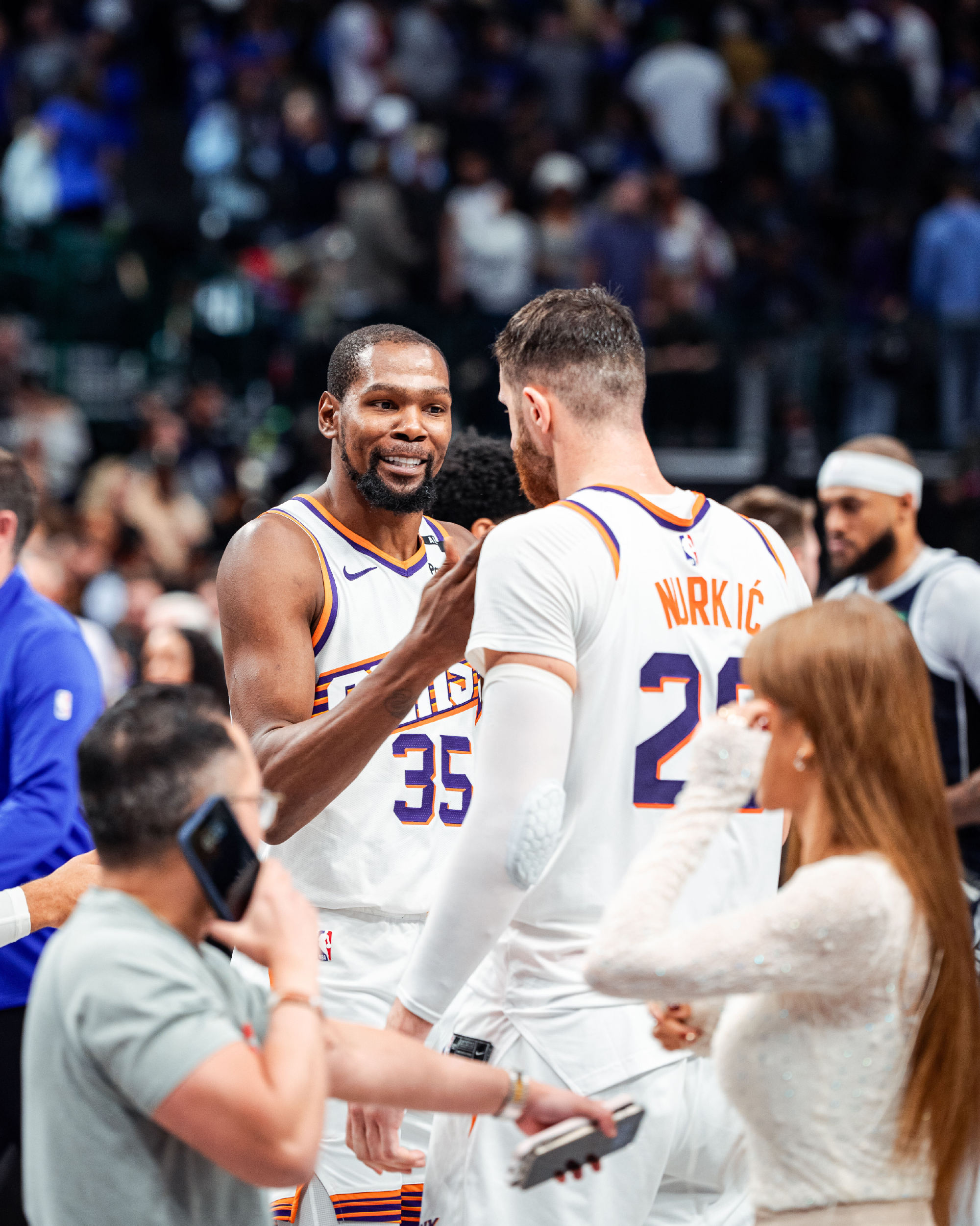 独行侠逆袭击败尼克斯，诺维斯基关键时刻稳定局面