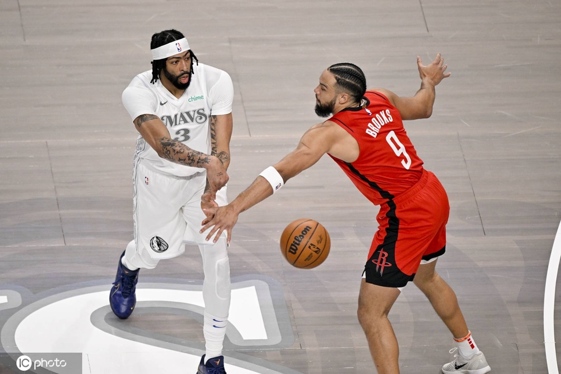 独行侠主场击败火箭，连胜加持