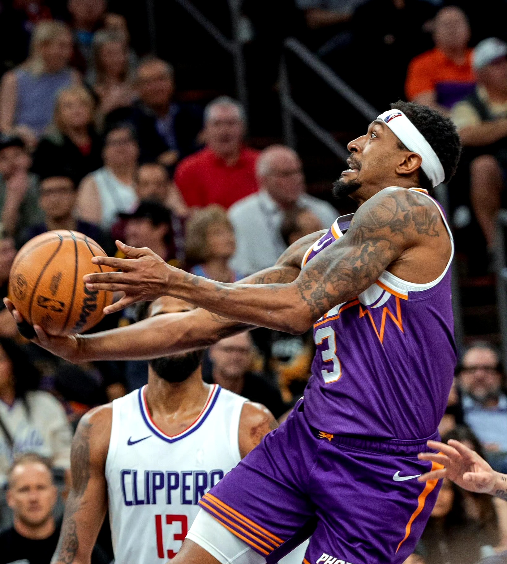 快船客场战胜太阳保持不败