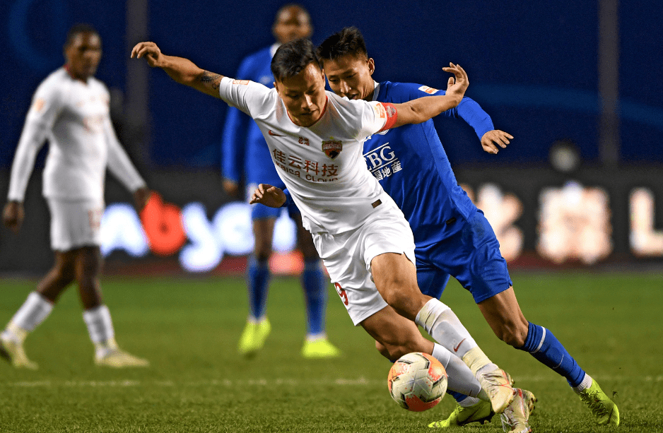 中国足球超级联赛2021赛季开赛，多支豪门球队展现实力