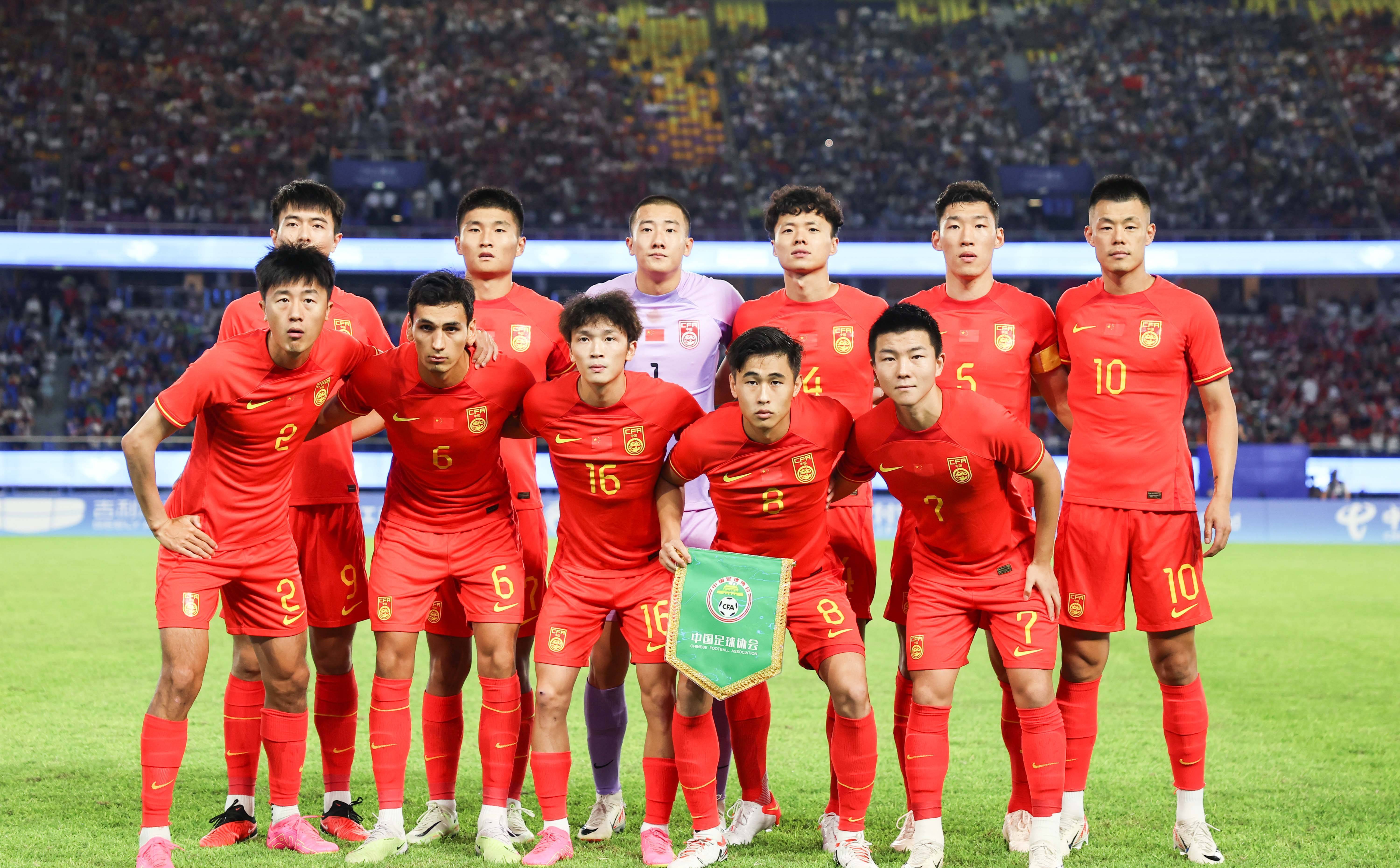 中国足球国家队将出征迪拜进行集训备战世预赛 中国足球国家队将出征迪拜进行集训备战世预赛