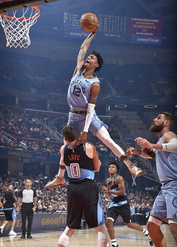 灰熊逆转火箭，莫兰特助攻能量爆棚