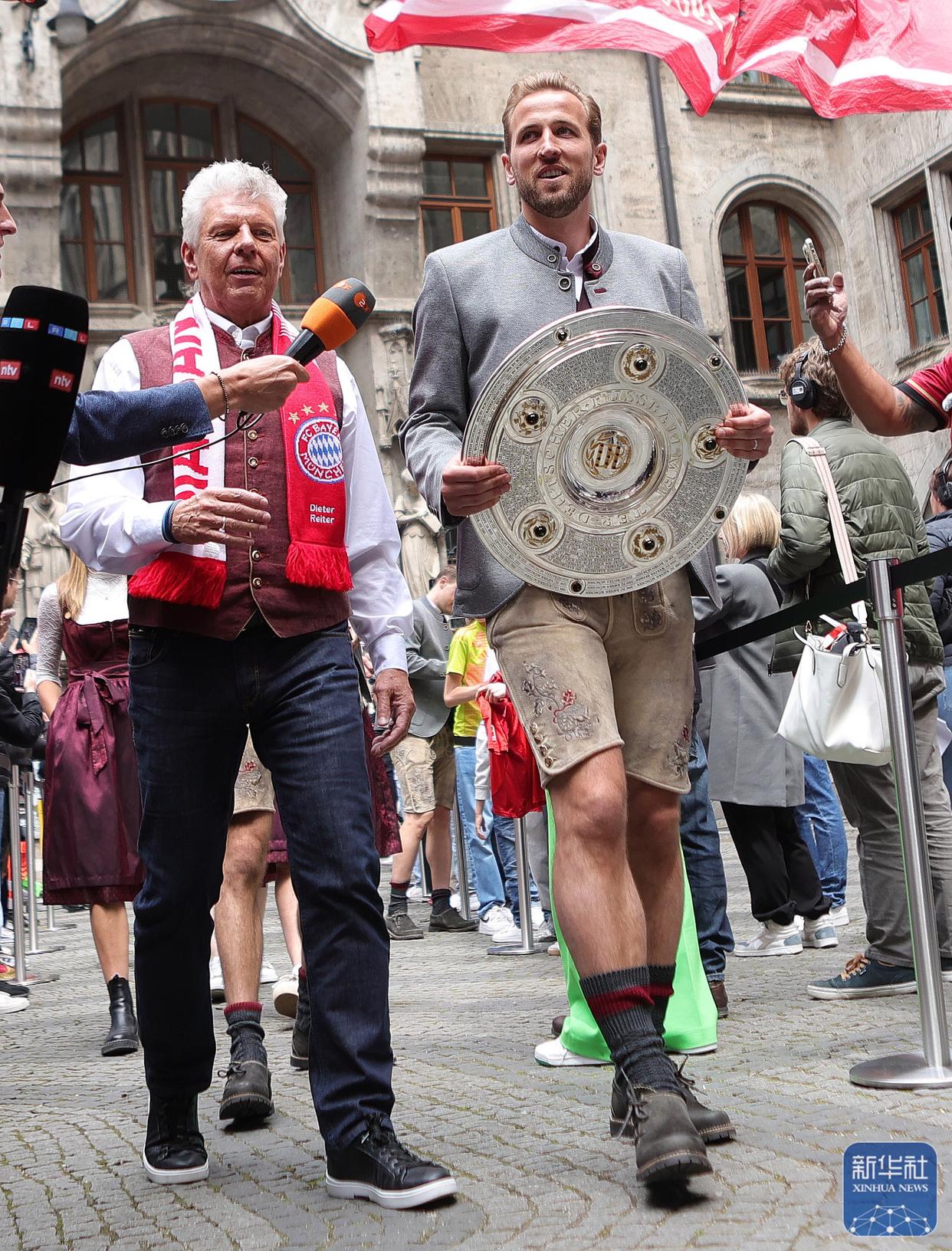 拜仁慕尼黑再度夺得德甲冠军，创造多项纪录